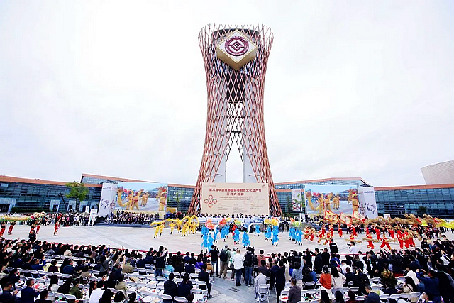 精彩!泸州雨坛彩龙惊艳亮相第八届中国成都国际非物质文化遗产节(图2) nEO_IMG_2.jpg